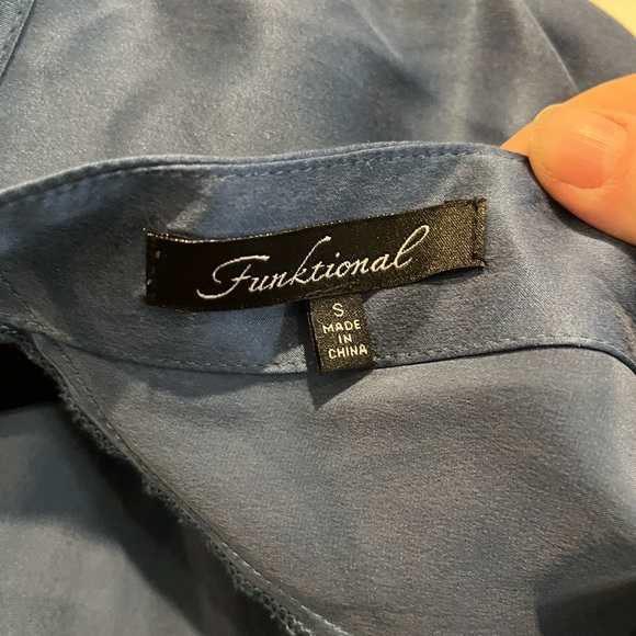 Funktional Silk Dress - Picture 4 of 4